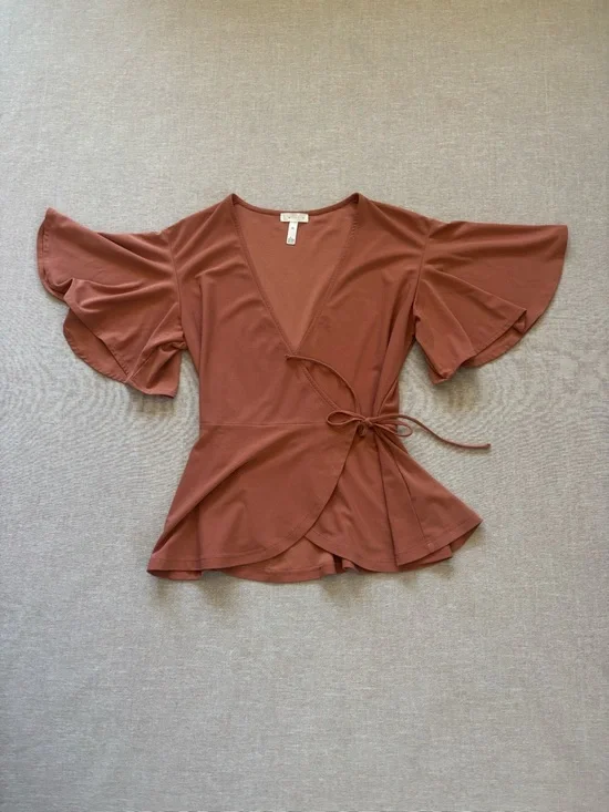 Leith mauve ruffle wrap top. - Picture 1 of 11